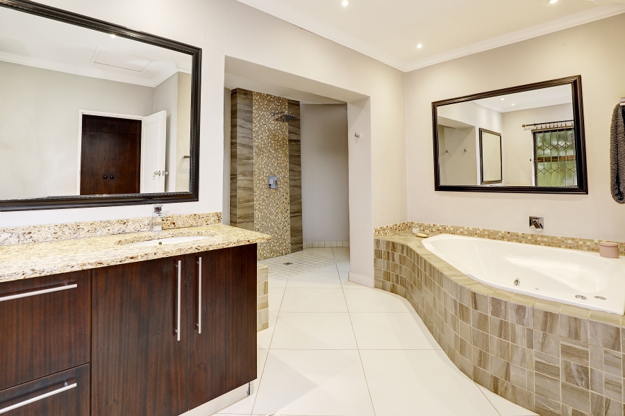 4 Bedroom Property for Sale in Everglen Western Cape